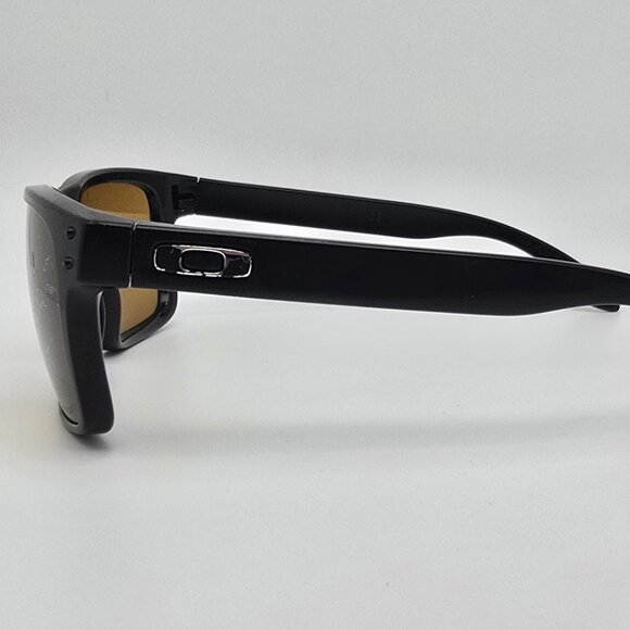 Oakley OO9102-98 Holbrook Matte Black Frame Polarized Bronze Lens Sunglasses - Picture 3 of 13